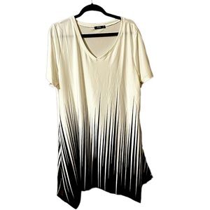 Short Sleeve Tunic / Dress In Black and White With V Neck Size 2x